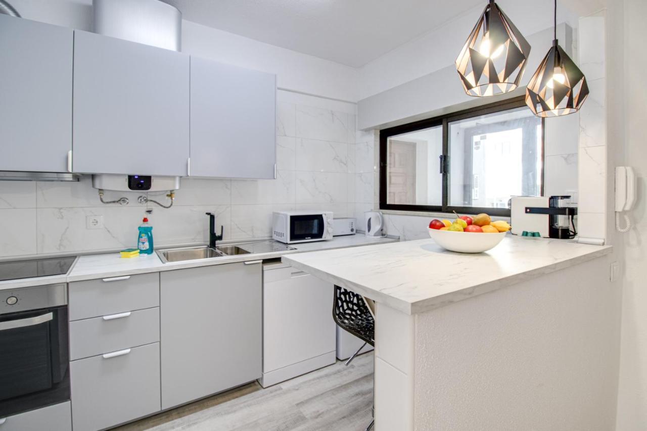 Renovated Oasis Ocean View 1Bd Wi-Fi Beach 3 Min Albufeira Luaran gambar